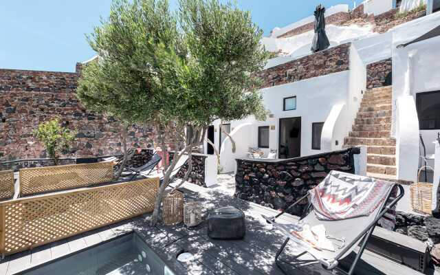 Pearl of Caldera Oia Boutique Hotel