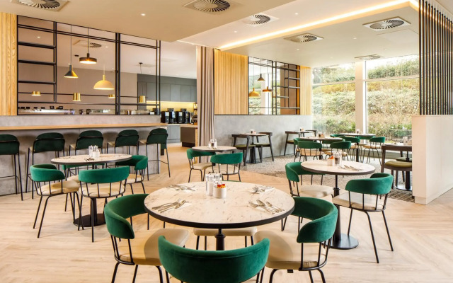 Holiday Inn Manchester Airport by IHG
