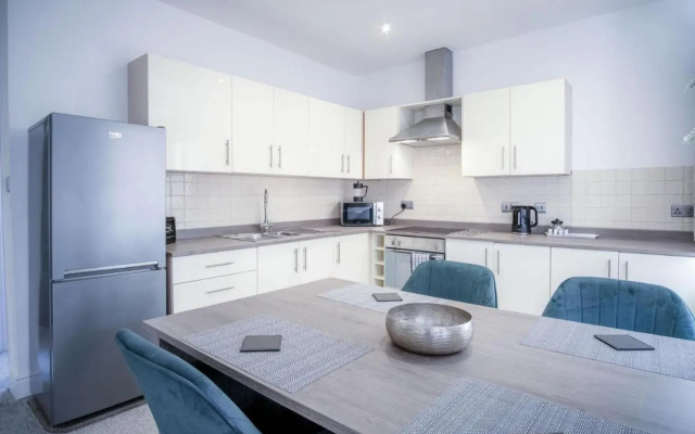 The Penthouse 1 Bedroom Apartment Ocean Breeze