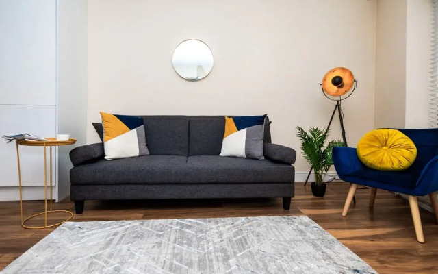 Emerald Court Executive Watford Central Apartment