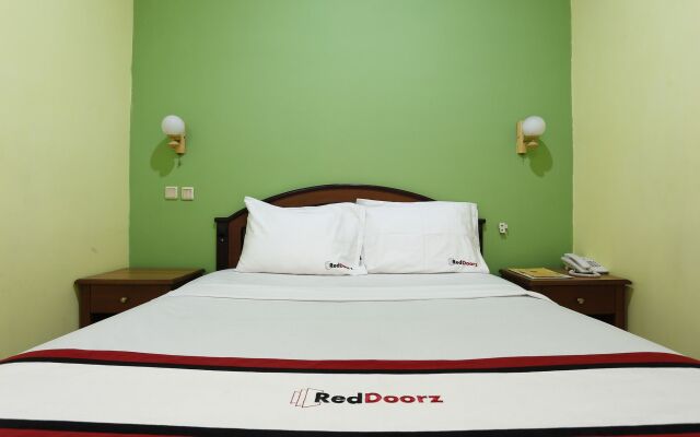 Reddoorz near Ambarukmo Plaza 3