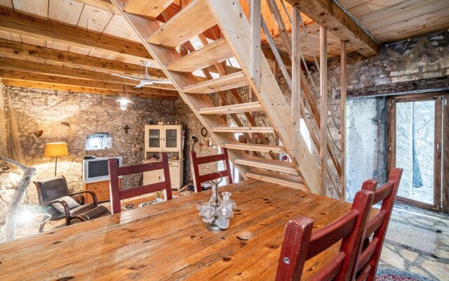 Stunning Home in Janjina With Wifi and 2 Bedrooms