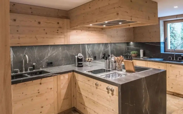 Superior Chalet With Views