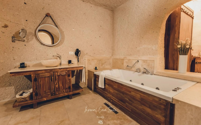 Nino Cave Suites