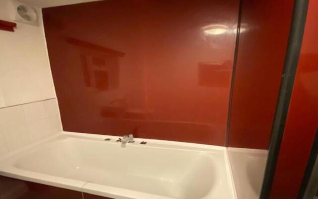 IDEAL ABODE ABBOTS 4 En-suite
