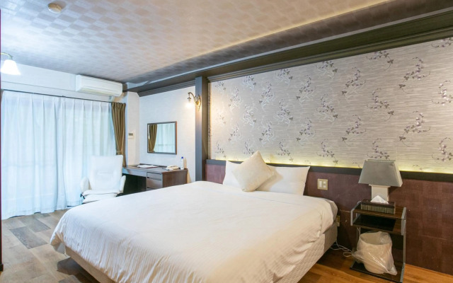 Yufuin Bessou Shikisai Hotel