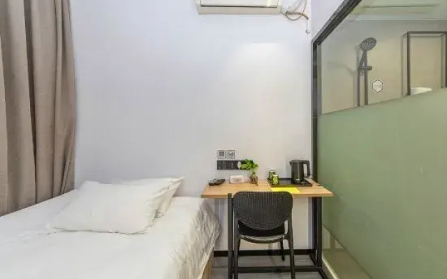 Green Quarter Hotel MINI (Shanghai the Bund the Bund old Simon subway station shop)