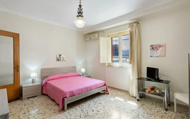 Tra il Centro e Il Mare Apartment con terrazzo