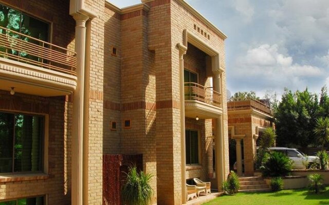 Avari Xpress Residence School Road