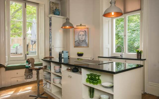 Exquisite Notting Hill Flat With Roof Terrace