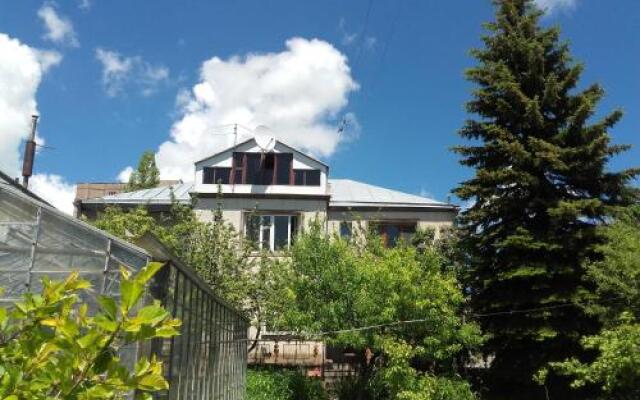 Smbatyan B&B