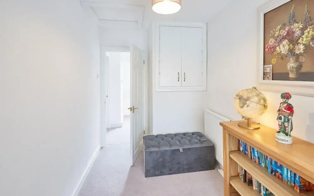 Host Stay The Library