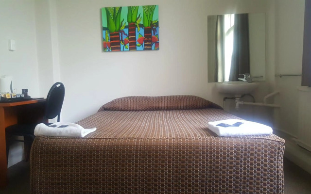 Kiwi International Hotel