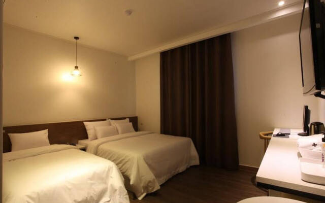 Western River Gangseo Hotel