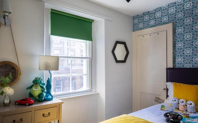 Dream Stays Bath - Trim Street Townhouse with Hot tub