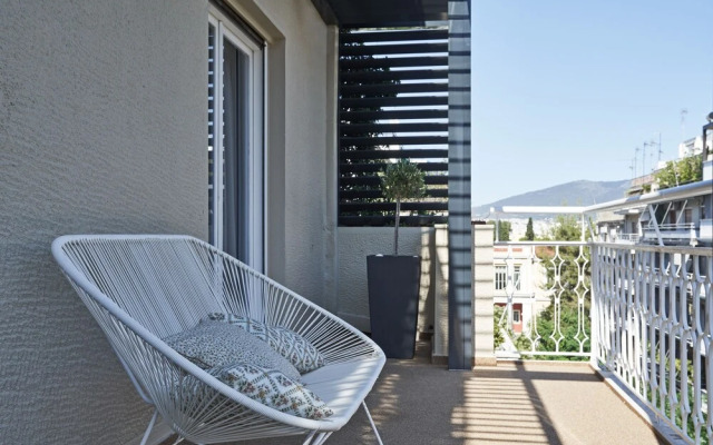 Patriarchou 4bd Art Deco Penthouse