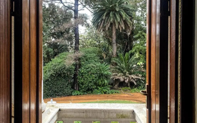 19 Glenhof Road House