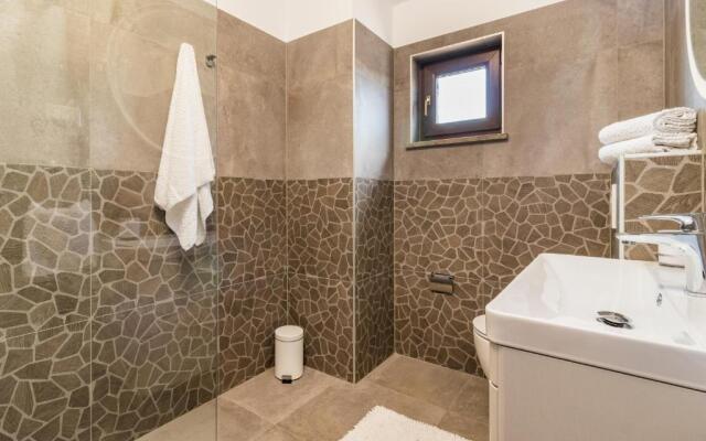 Charming villa Roma with private pool near Pula