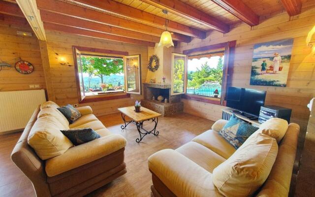 Luxury Wooden Villa with Pool, The Nest