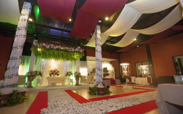 Padjadjaran Suites Resort and Convention Hotel