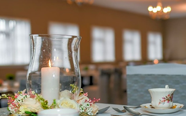 Lodge Hotel (os)