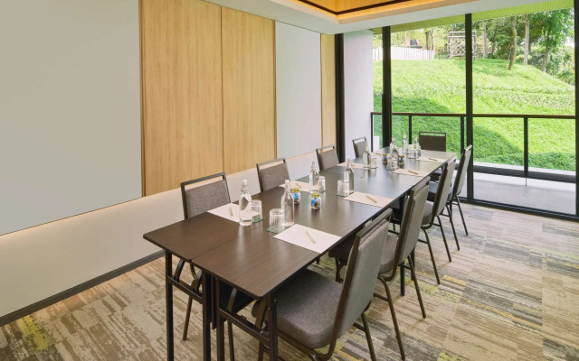 Royal Tulip Gunung Geulis Resort and Golf