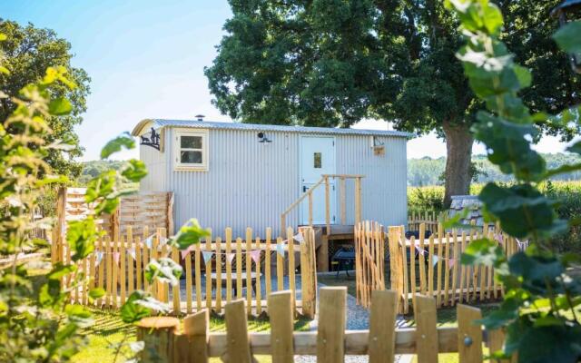 The Hideaway Hut - 1 Bed Shepherds Hut - Dodmarsh