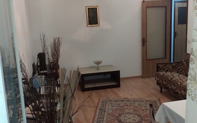 2-bedroom Apartment in Bucharest Near Town Center