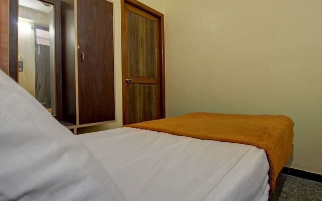 SPOT ON 42738 Thangam Lodge