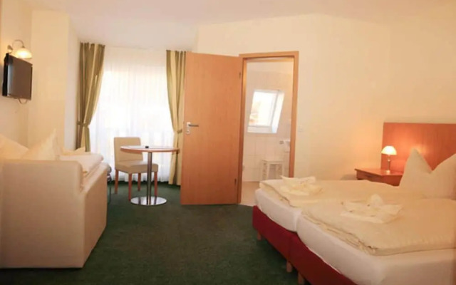 Strandhotel & Restaurant Mirow