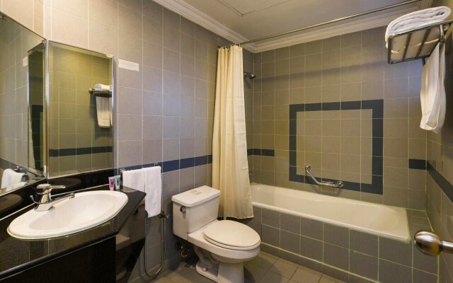 Classic 2BR in Changkat B. Bintang, KL Tower View