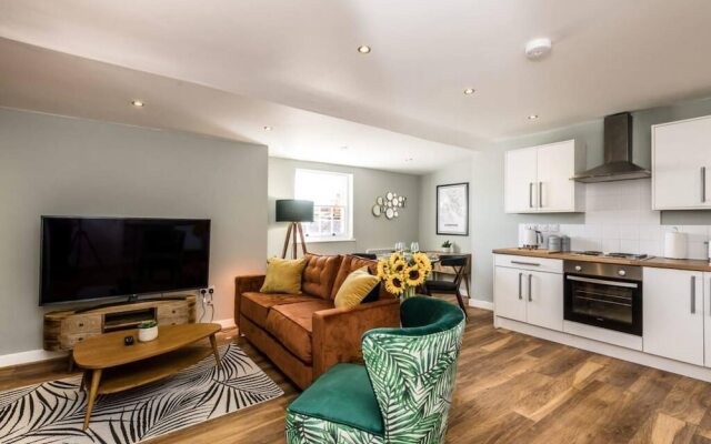 Host Apartments Catharine Quarters III