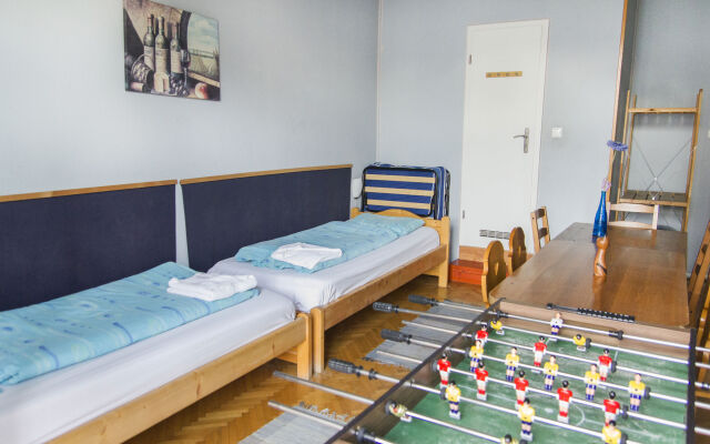 7x24 Central Hostel