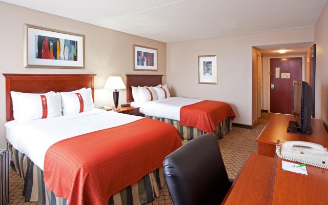 Holiday Inn Hotel & Suites Cincinnati - Eastgate, an IHG Hotel