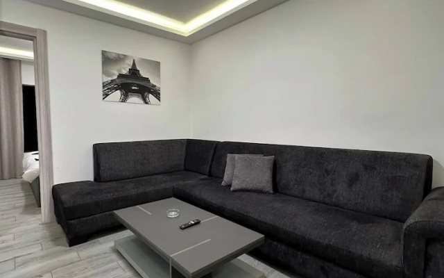 Privet Apartment 37 for Three Near Downtown Kh&sh
