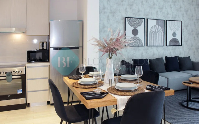 Stunning canal view apartment Yas island