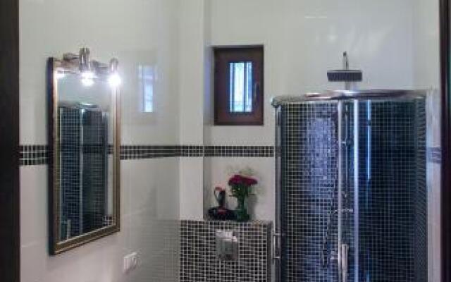 TiflisLux Apartment - Old City