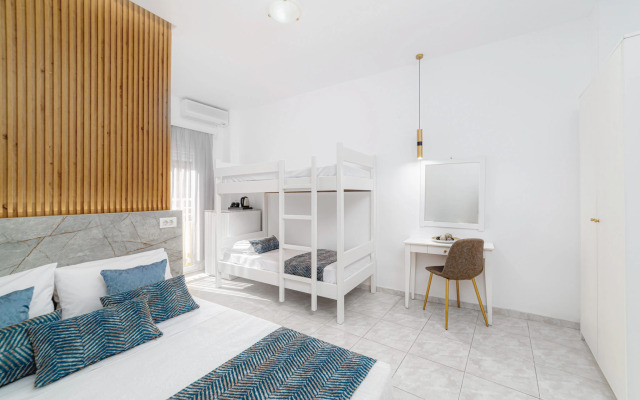 Roxani Hotel