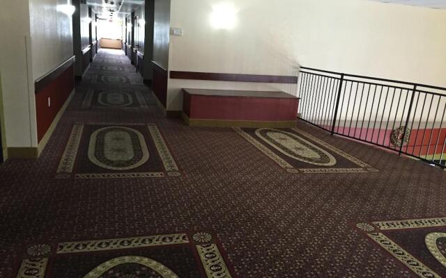 Red Lion Inn & Suites Iah Airport East