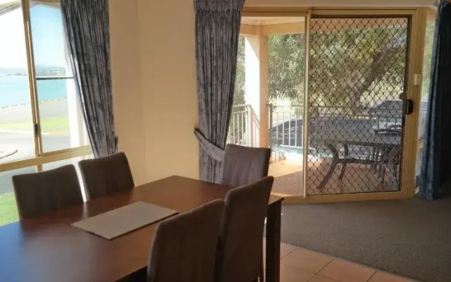 Pelican Shore Villas