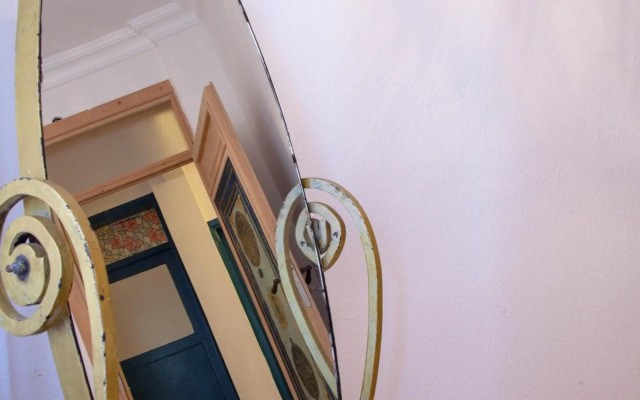 Mavi Avlu Old Town Apartments