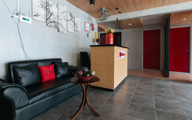 RedDoorz near Christ the King Medical Center