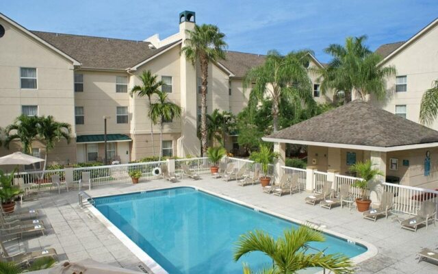 Homewood Suites by Hilton - Fort Myers