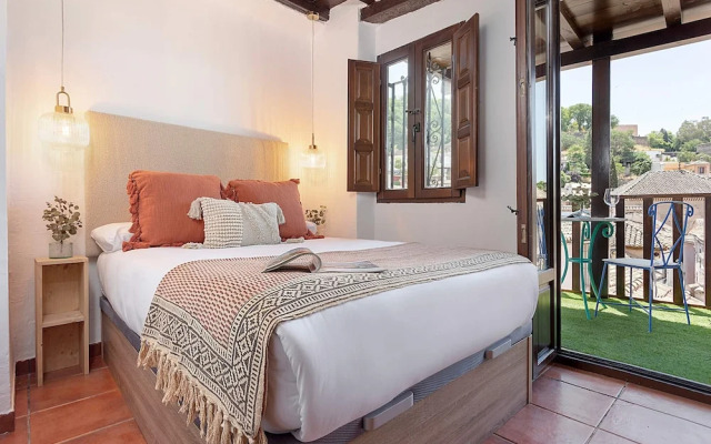 Luxury House in Granada Center. Reyes II