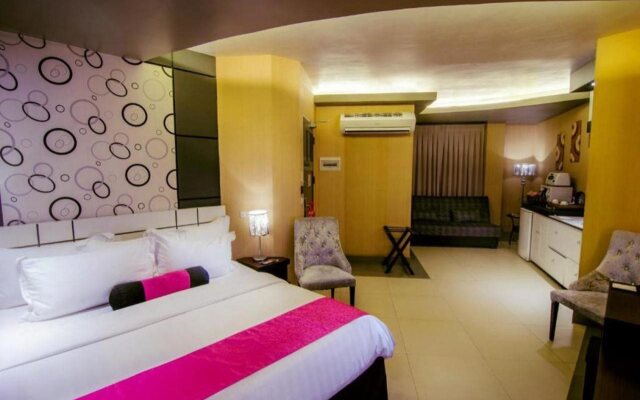 Eloisa Royal Suites