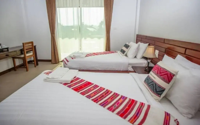 Nan Green Lake View Resort