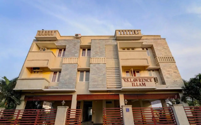 OYO Flagship 805216 Senthamizh Residency