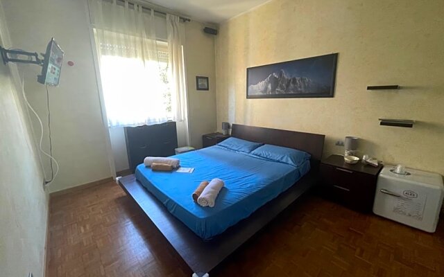Impeccable bnb in Milan next to M1 metro 10 mins away from duomo Wi-Fi feel like home