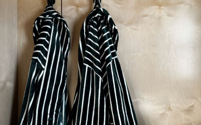 Yellowstone Peaks Hotel