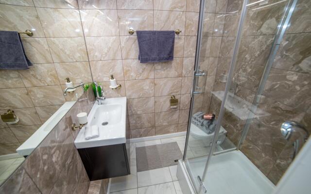 Европа Центр на улице Братская